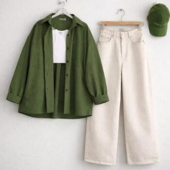 A comfy button-down shirt with a matching inner top, plus wide leg jeans. Easy to wear, easy to style.
